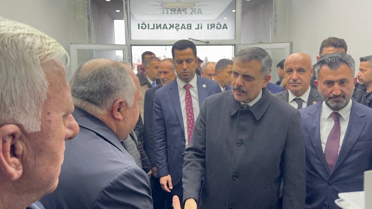 icisleri bakani ciftci ak parti agri il baskanligini ziyaret etti 2