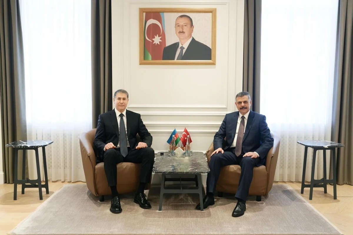 İçişleri Bakanı Çiftçi, Azerbaycanlı mevkidaşı Eyvazov ile bir araya geldi 5 icisleri bakani ciftci azerbaycanli mevkidasi eyvazov ile bir araya geldi 1 PHYrGTkf