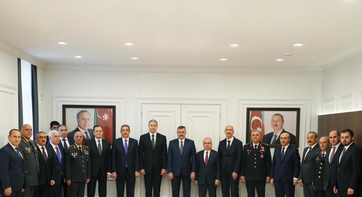 İçişleri Bakanı Çiftçi, Azerbaycanlı mevkidaşı Eyvazov ile bir araya geldi 6 icisleri bakani ciftci azerbaycanli mevkidasi eyvazov ile bir araya geldi 2 GObiLlhd