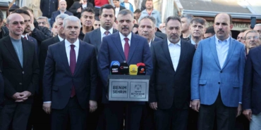 icisleri-bakani-ciftci-bayram-namazini-konyada-kildi-3mG1ZGga.jpg