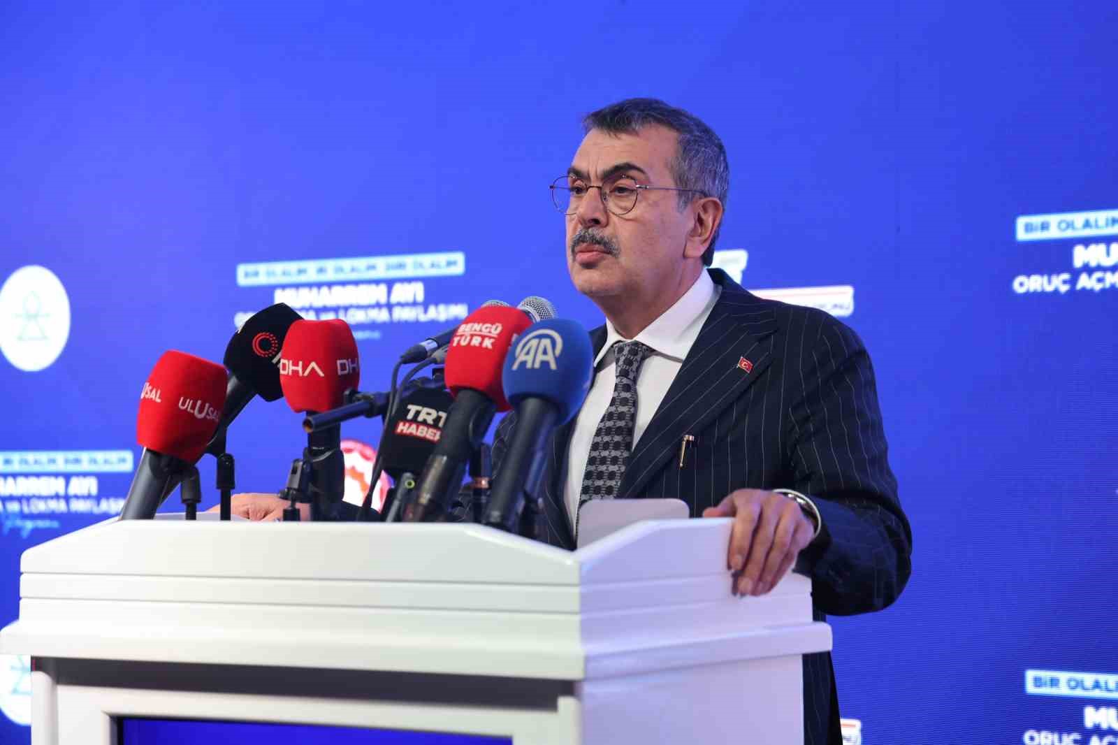 İçişleri Bakanı Çiftçi: "Bu vatan Alevisiyle, Sünnisiyle, Türküyle, Kürdüyle, Çerkeziyle büyük bir milletin ortak yurdudur" 8 icisleri bakani ciftci bu vatan alevisiyle sunnisiyle turkuyle kurduyle cerkeziyle buyuk bir milletin ortak J6k7XCAb