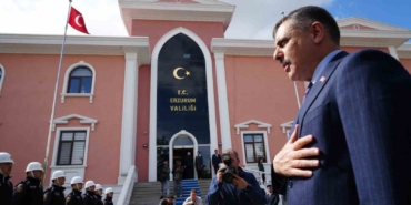 icisleri-bakani-ciftci-erzurum-valiliginde-il-yoneticileri-ile-bir-araya-geldi-h8mEBAIB.jpg