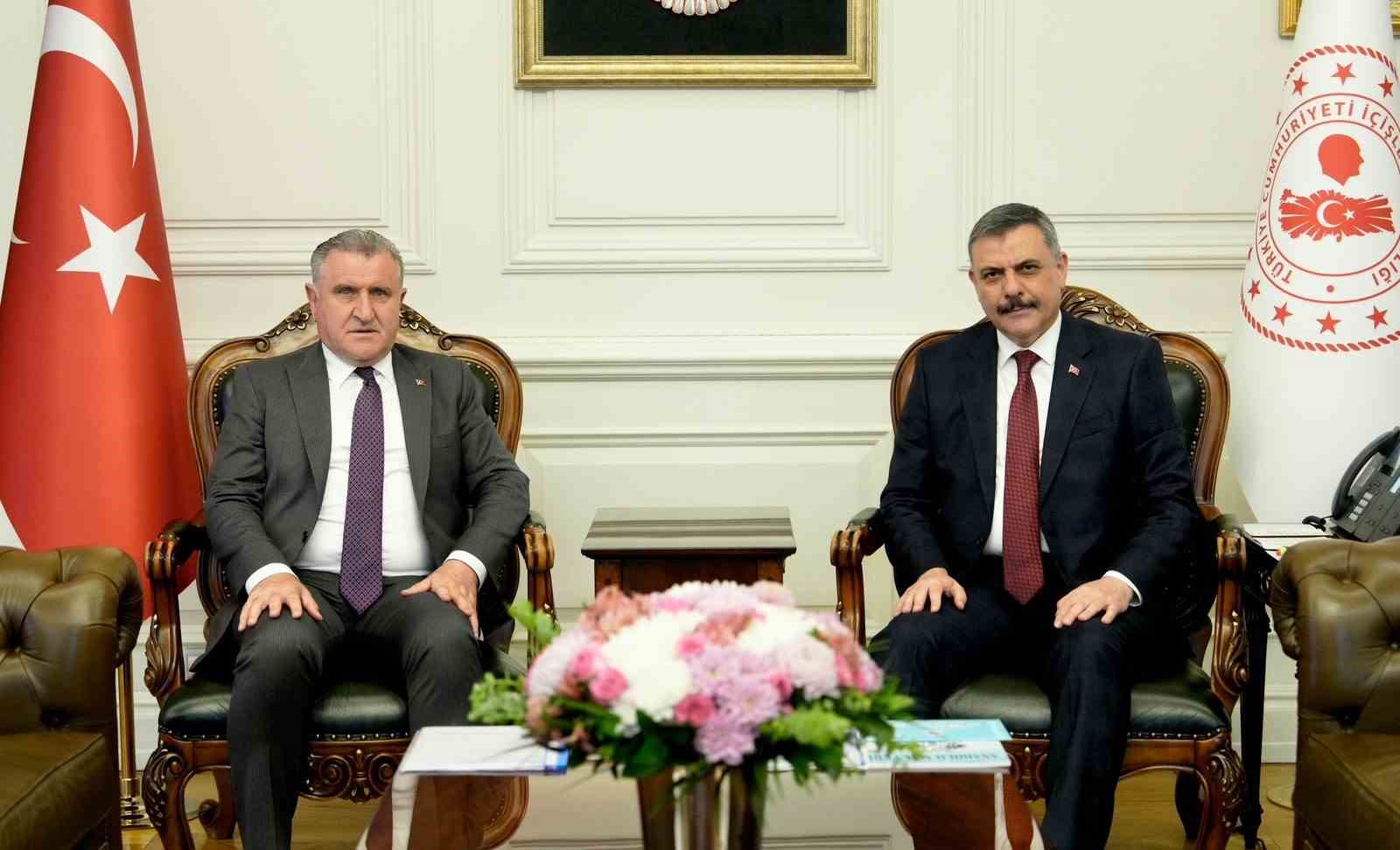 icisleri bakani ciftci genclik ve spor bakani bak ile gorustu 0