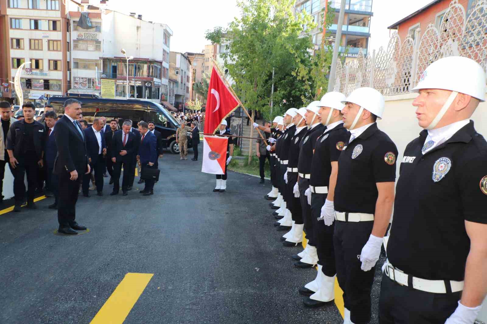 icisleri bakani ciftci hakkaride 1 4DR8A5ua