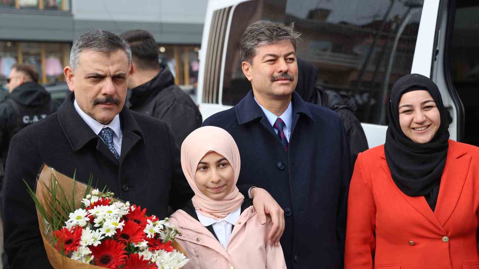 icisleri bakani ciftci herkes endise icerisindeyken bizim oyle bir tasamiz yok basimizda bir dunya ifyWBdEw