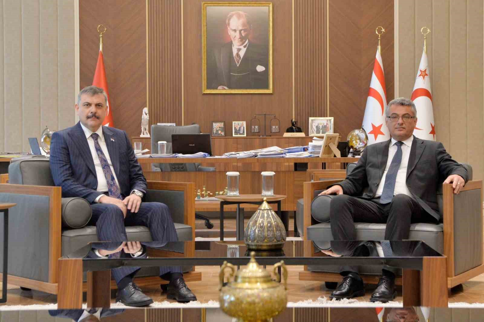 icisleri bakani ciftci kktc cumhurbaskani erhurman ile gorustu 0 QRsOzbSK