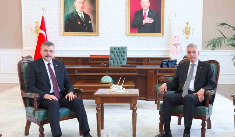icisleri-bakani-ciftci-saglik-bakani-memisoglu-ile-bir-araya-geldi-5UNHFbuQ.jpg