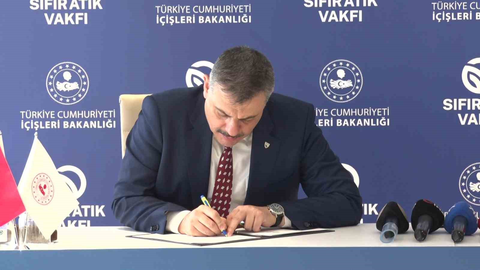 İçişleri Bakanı Çiftçi: "Sıfır atık konusunda Sıfır Atık Vakfımızla beraber iş ve güç birliği yapıyoruz" 6 icisleri bakani ciftci sifir atik konusunda sifir atik vakfimizla beraber is ve guc birligi Qavtgivd