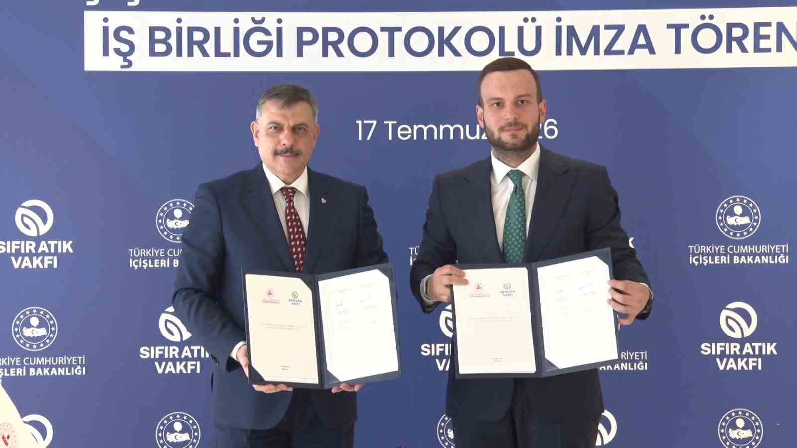 İçişleri Bakanı Çiftçi: "Sıfır atık konusunda Sıfır Atık Vakfımızla beraber iş ve güç birliği yapıyoruz" 16 icisleri bakani ciftci sifir atik konusunda sifir atik vakfimizla beraber is ve guc birligi yS4ziDpQ