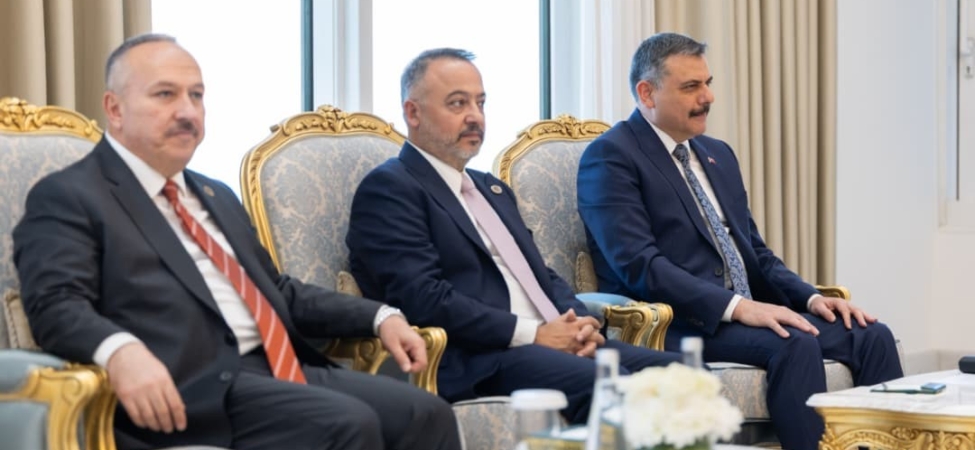 icisleri-bakani-ciftci-suriye-devlet-baskani-es-sara-ile-bir-araya-geldi-GfsJcDbq.jpg