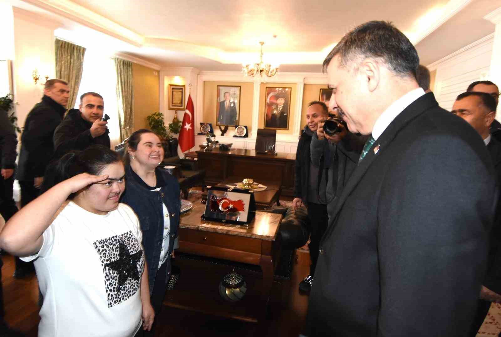 icisleri bakani ciftci ve milli egitim bakani tekin erzurumda 8 eJGSs21d