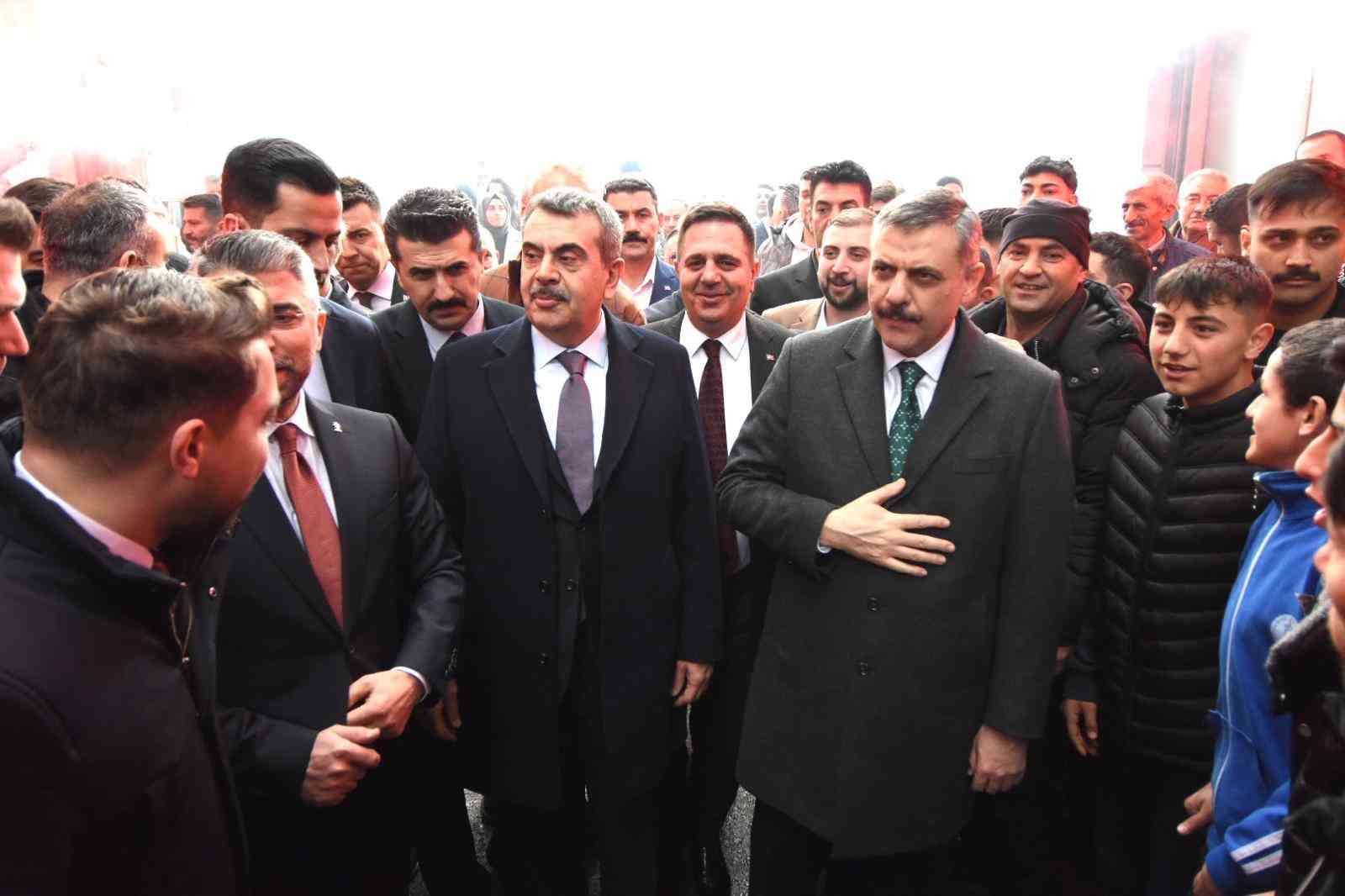 icisleri bakani ciftci zor ve sorumluluk gerektiren bir bakanliga atandim 3 VnuPeliY