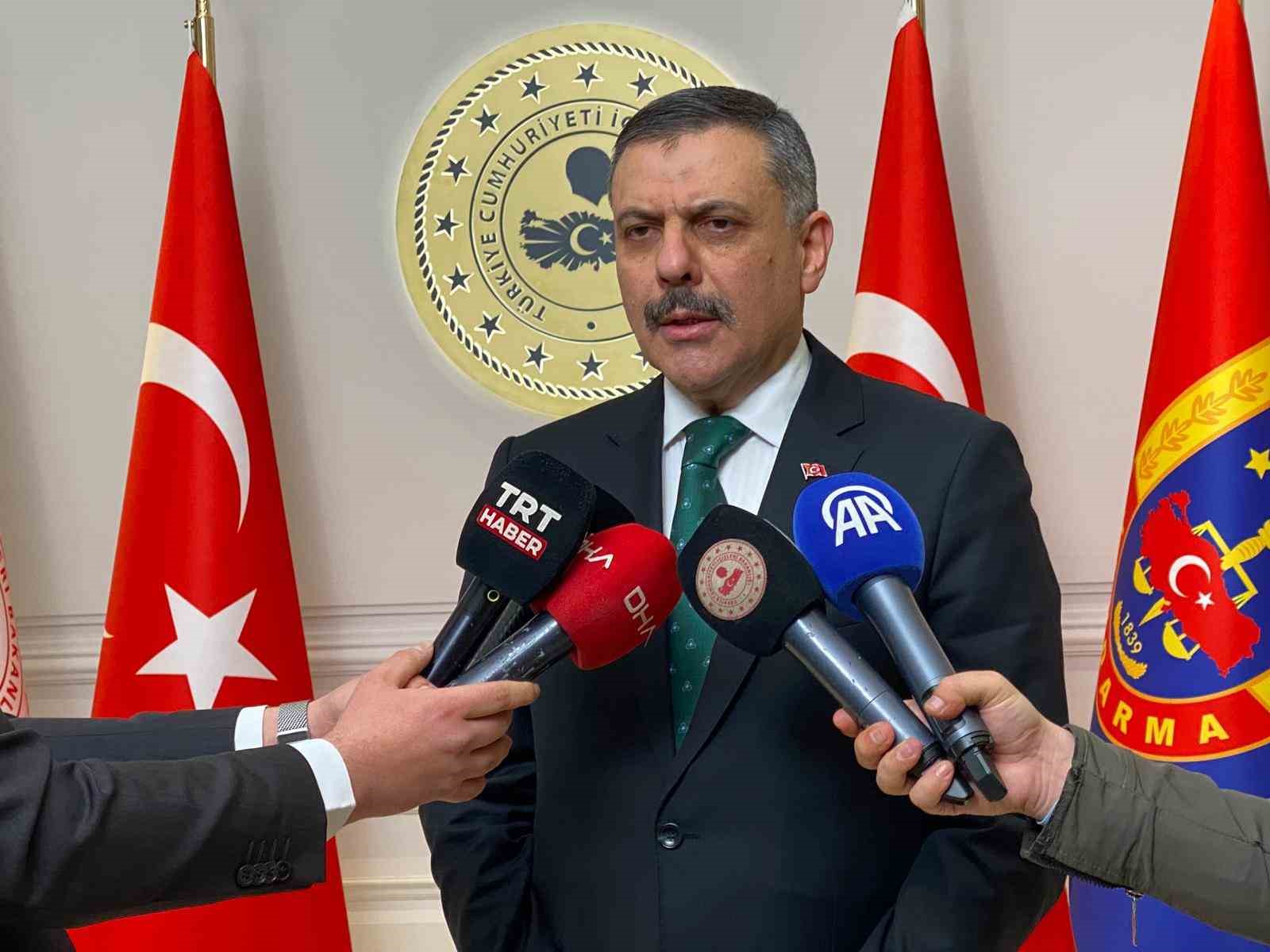İçişleri Bakanı Çiftçi’den araç içi multimedya sistemleriyle ilgili açıklama: "Orijinalinde olmayan ilaveler yapılması durumunda 21 bin lira ceza öngörülüyor" 5 icisleri bakani ciftciden arac ici multimedya sistemleriyle ilgili aciklama orijinalinde olmayan ilaveler yapilmasi durumunda SIcY22BN