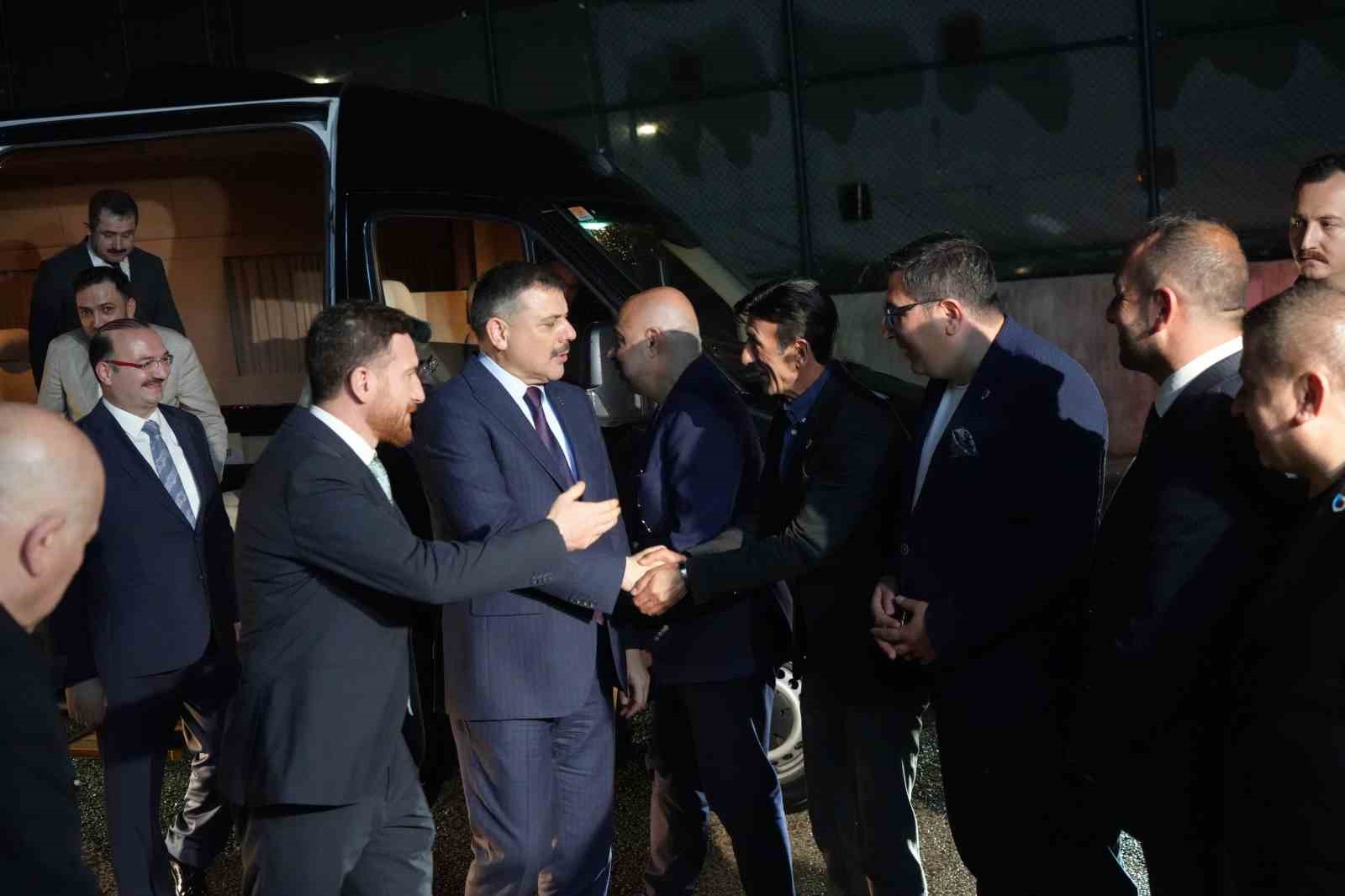 icisleri bakani ciftciden erzurumspora tebrik ziyareti 1 ZRTFXQDG