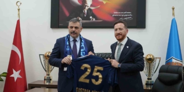 icisleri-bakani-ciftciden-erzurumspora-tebrik-ziyareti-rT3Zub6M.jpg