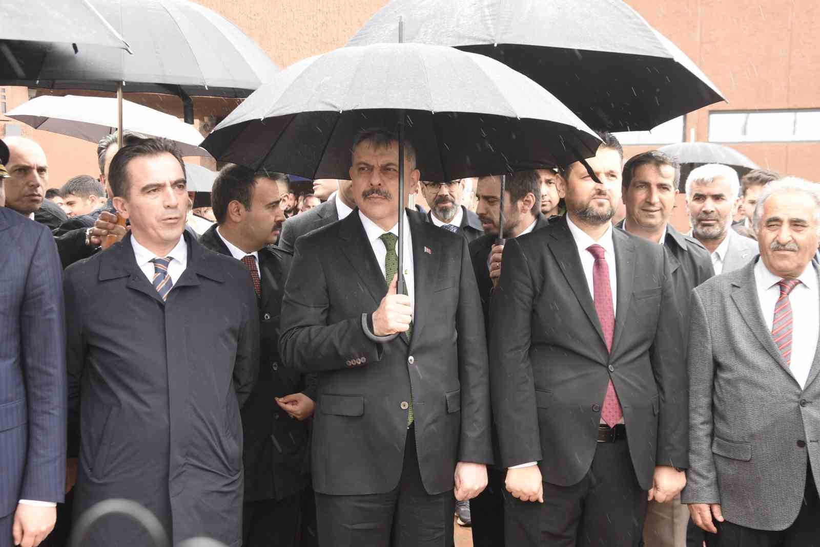 icisleri bakani mustafa ciftci ahlatta selcuklu mezarligini ziyaret etti 2 5Sg9iLSR