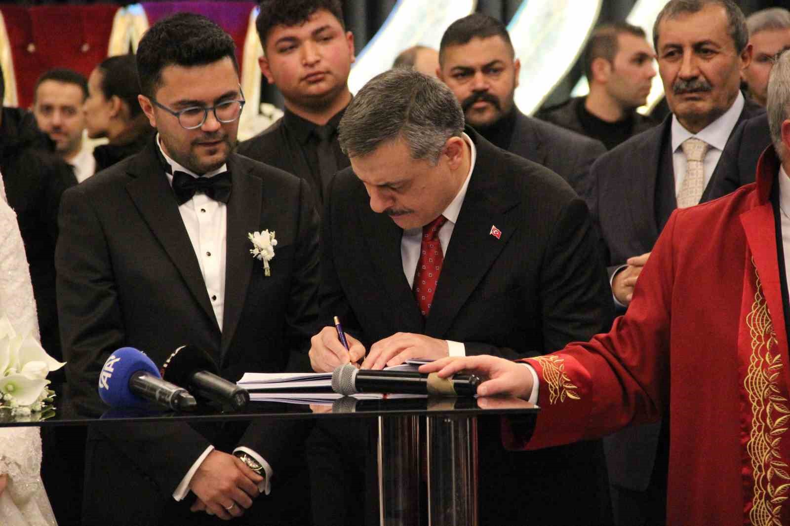 icisleri bakani mustafa ciftci corumda nikah sahidi oldu 0 k8iU1tO2