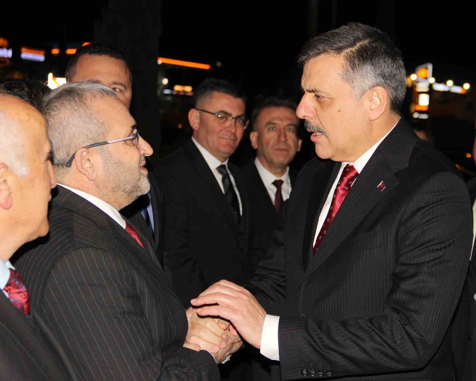 icisleri bakani mustafa ciftci corumda nikah sahidi oldu 1 8C7qAUFz
