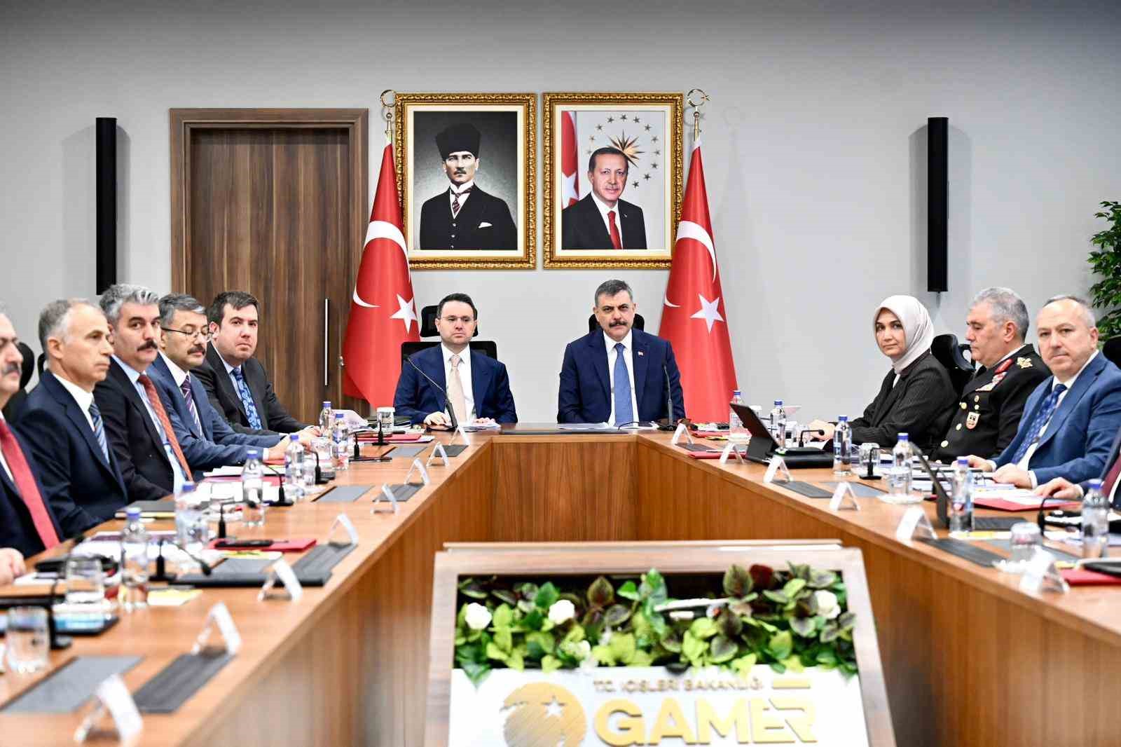 icisleri bakani mustafa ciftci ile adalet bakani akin gurlek dolandiricilikla mucadele merkezi hakkinda gorustu GVllI9m7