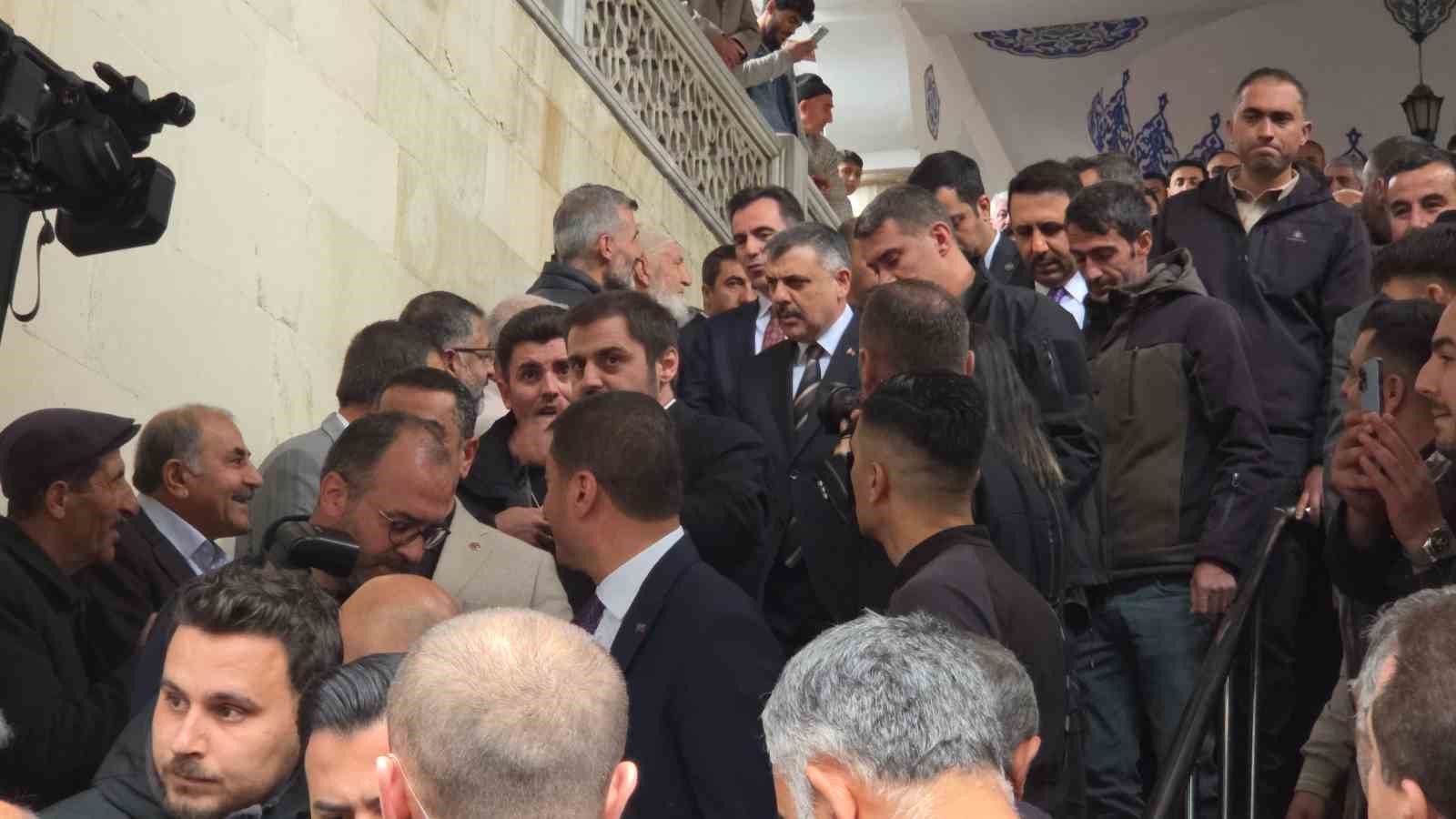 icisleri bakani mustafa ciftci tatvanda 4 bhDebI3y