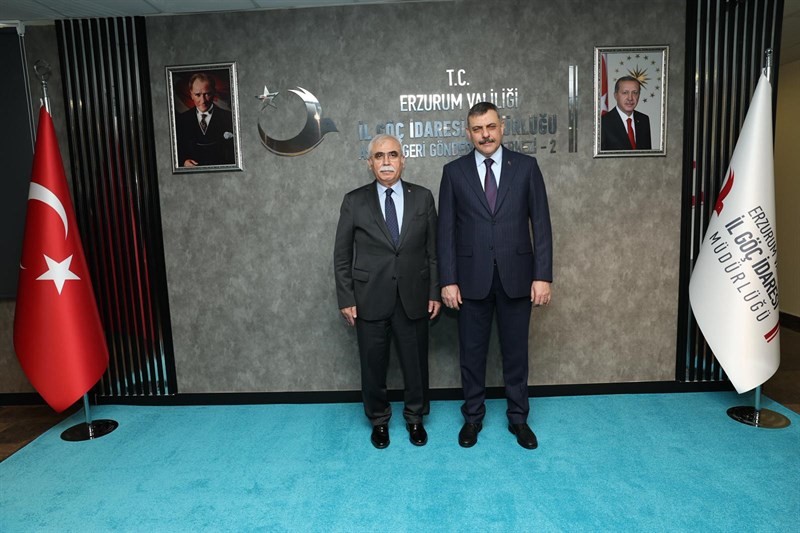 icisleri bakani mustafa ciftci ve anayasa mahkemesi baskani kadir ozkaya askale geri gonderme merkezinde Ce3OHK28