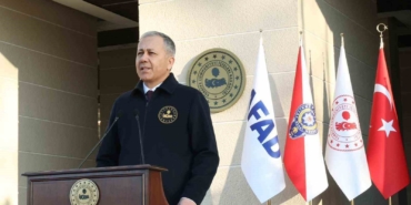 icisleri-bakani-yerlikaya-izmir-merkezli-14-ilde-duzenlenen-narkokpan-izmir-operasyonunda-641-sokak-saticisi-pln9zQOK.jpg