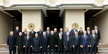 icisleri-bakani-yerlikaya-yeni-atanan-ve-gorev-yerleri-degisen-valilerle-bir-araya-geldi-IYvEwrHw.jpg