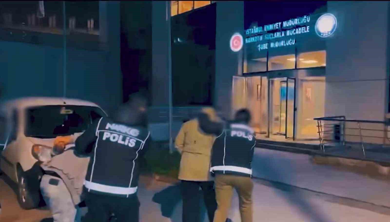 İçişleri Bakanlığı: "75 ilde düzenlenen operasyonlar sonucu, 958 kilo uyuşturucu madde ve 1 milyon 263 bin 58 adet uyuşturucu hap ele geçirildi" 5 icisleri bakanligi 75 ilde duzenlenen operasyonlar sonucu 958 kilo uyusturucu madde ve 1 milyon EVEPpevm