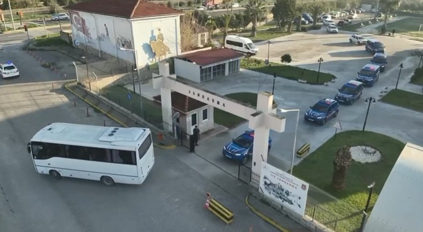 icisleri bakanligi duzenlenen operasyonlarda 394 milyon lira hesap hareketi bulunan 65 supheli yakalandi 1 mPUrCDmM