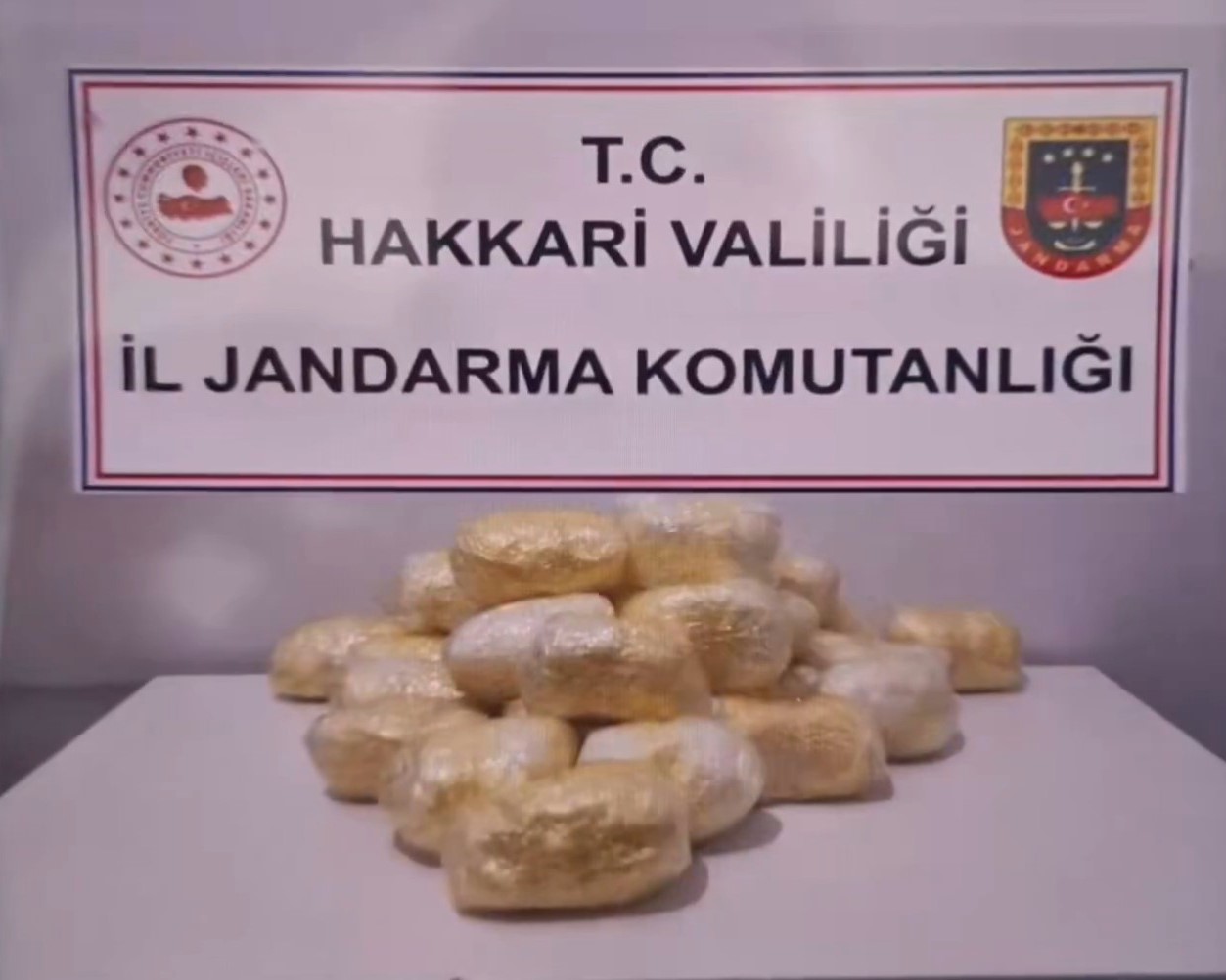 icisleri bakanligi van ve hakkaride 320 kilogram uyusturucu madde ele gecirildi 1 kWkBN15c