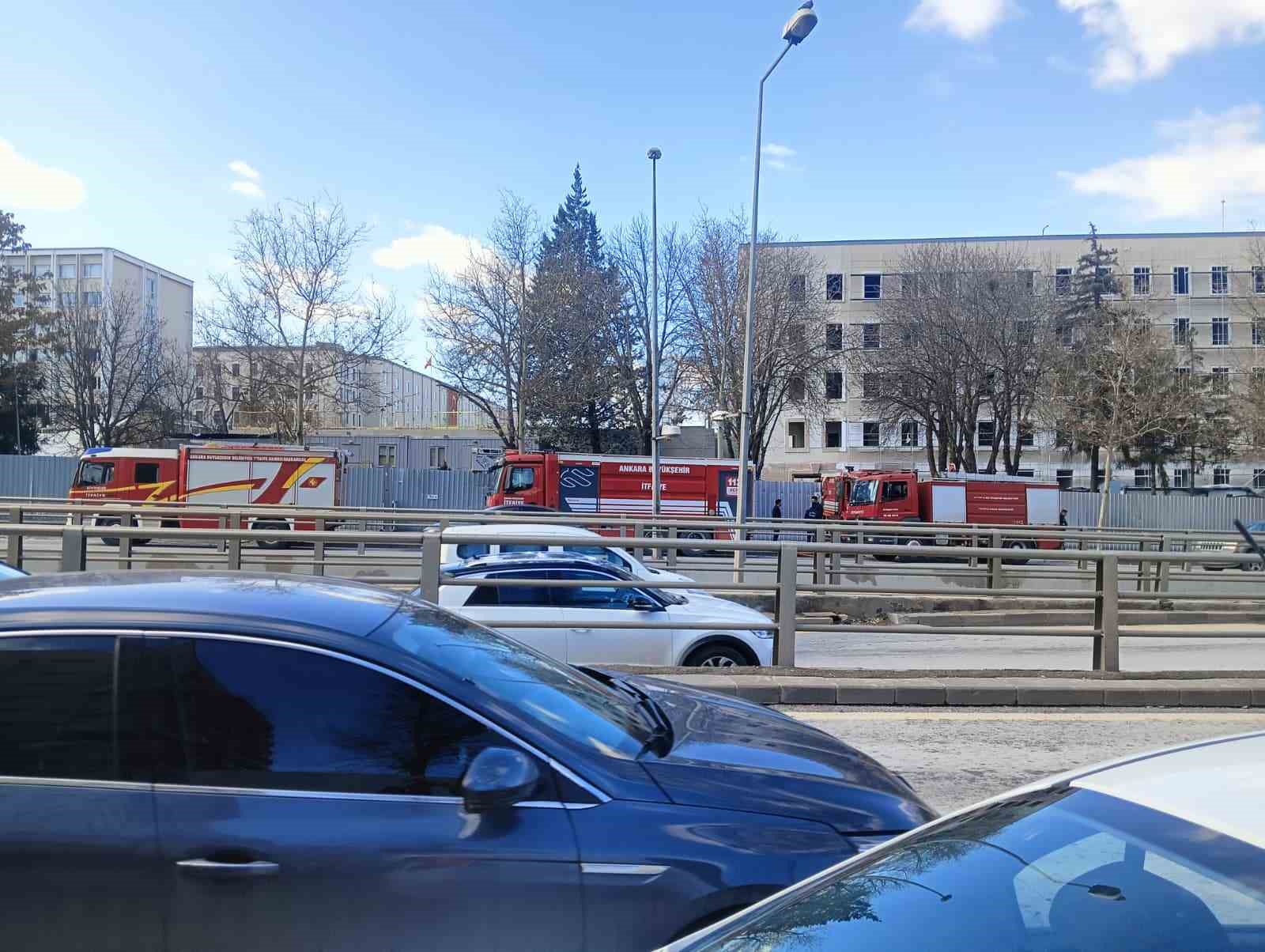 icisleri bakanligi yerleskesinde konteyner yangini 1 KnnVEVhi