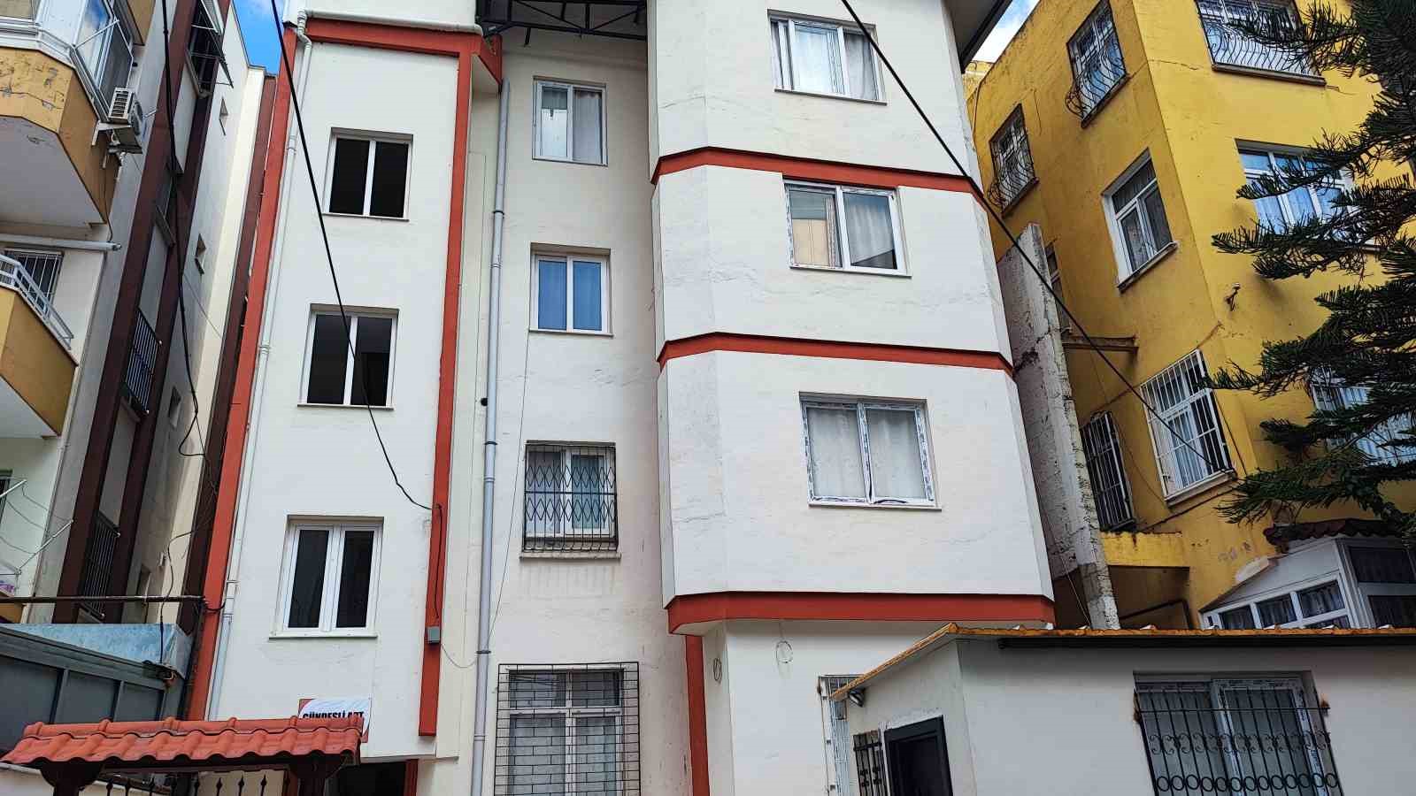 icra mudur yardimcisi genc kadin dugunune iki ay kala evinde olu bulundu 0 bZ83aQun