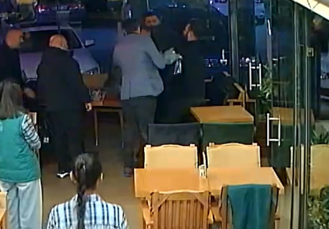 ictigi cay nefes borusuna kacan genci heimlich manevrasi kurtardi 2 gn4Fm2NI