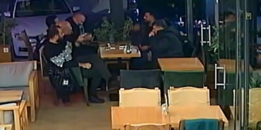 ictigi-cay-nefes-borusuna-kacan-genci-heimlich-manevrasi-kurtardi-r4kXfuJp.jpg
