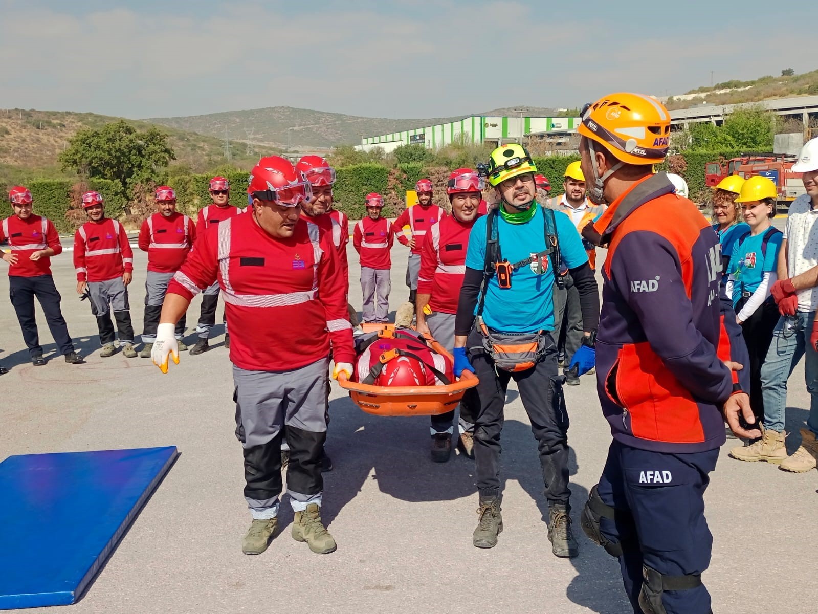 ida sar gazzede arama kurtarma faaliyetleri icin gonullu oluyor 1