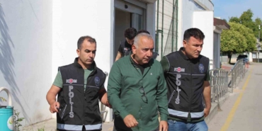 iddianameye-gore-baskan-tekin-kocasini-cantacisi-yapmis-AyeYdvLz.jpg