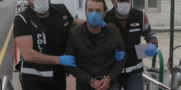 iddianameye-gore-ceyhan-belediye-baskani-kadir-aydar-300-bin-dolar-rusvet-aldi-ailesinin-otel-XxwhXGxs.jpg