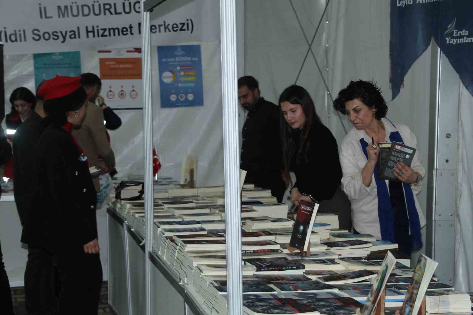 idil kitap fuari ve kultur soleni basladi 10 RldY4wi6