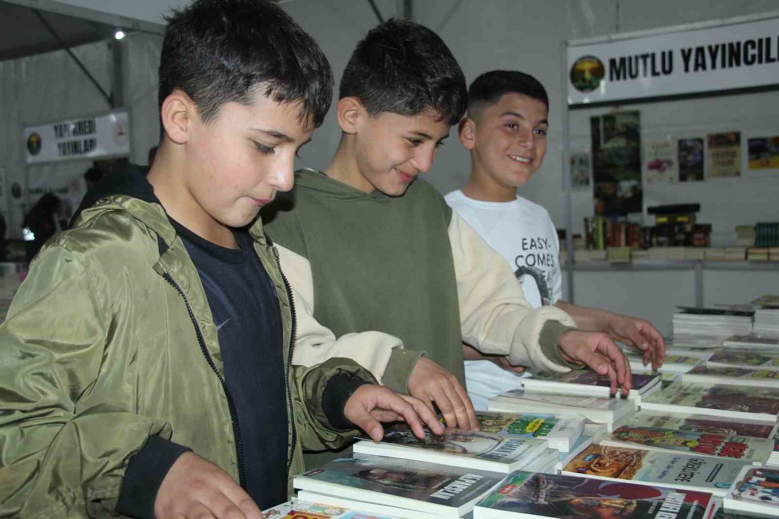 idil kitap fuari ve kultur soleni basladi 9 wCwJym1F