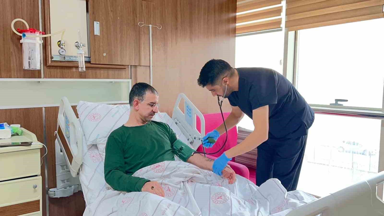 İdrar yanması şikayetiyle geldi geyik boynuzu taşı ameliyatı oldu 4 idrar yanmasi sikayetiyle geldi geyik boynuzu tasi ameliyati oldu 0 TEDYrL6y
