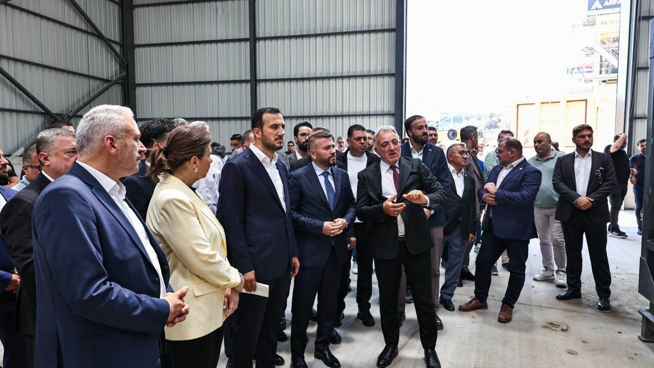 İflas eden İSFALT’a karşı AK Partili Arnavutköy Belediyesi’nden büyük hamle: ARFALT hizmete açıldı 7 iflas eden isfalta karsi ak partili arnavutkoy belediyesinden buyuk hamle arfalt hizmete acildi 3 7ekXijjR
