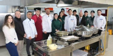 iftar-hazirligi-yapamayan-muhtac-ailelerin-iftari-lise-ogrencilerinden-2yBaIUMz.jpg