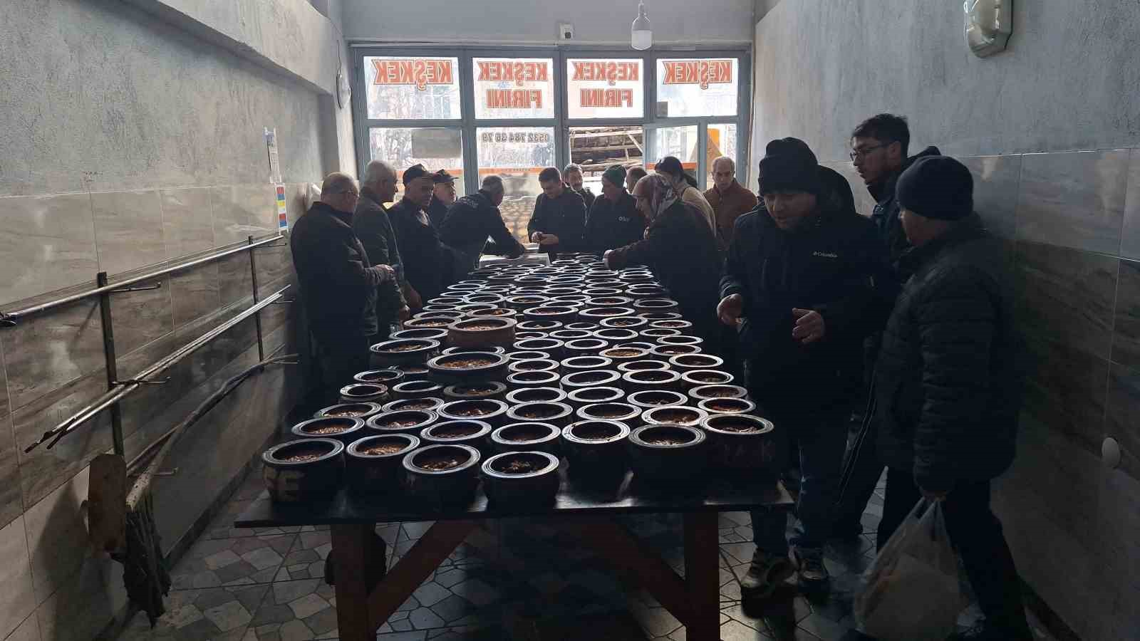iftar sofralarinin vaz gecilmez lezzeti 8 saatte pisiyor davul sesini duyan firinlara kosuyor 5 immwGHEp