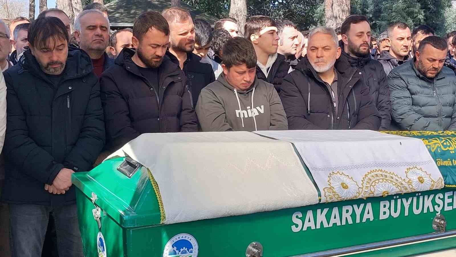 iftar vakti kazada hayatini kaybeden genc son yolculuguna ugurlandi 2 CaB8eX6D