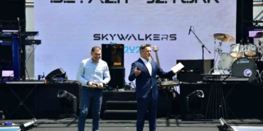 iga-istanbul-havalimaninda-buyuk-aile-bulusmasi-iga-calisanlari-skywalkersta-gUarcHE7.jpg