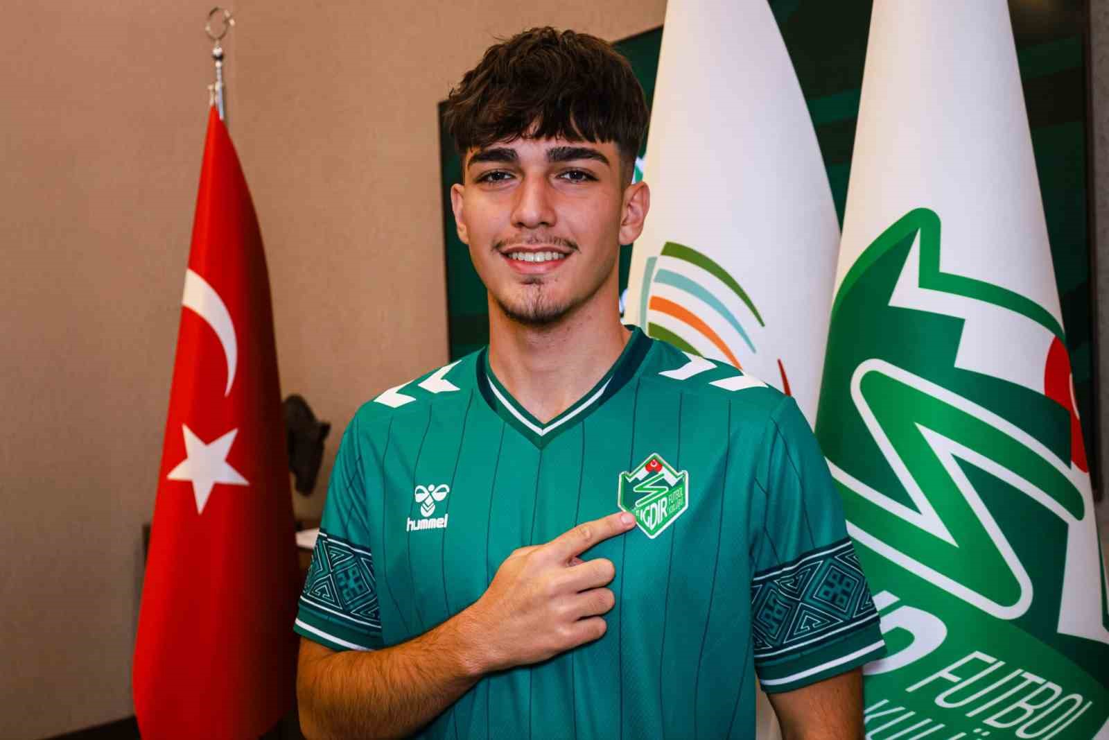 Iğdır FK’dan orta sahaya iki takviye 4 igdir fkdan orta sahaya iki takviye 0 GwwAZGBr