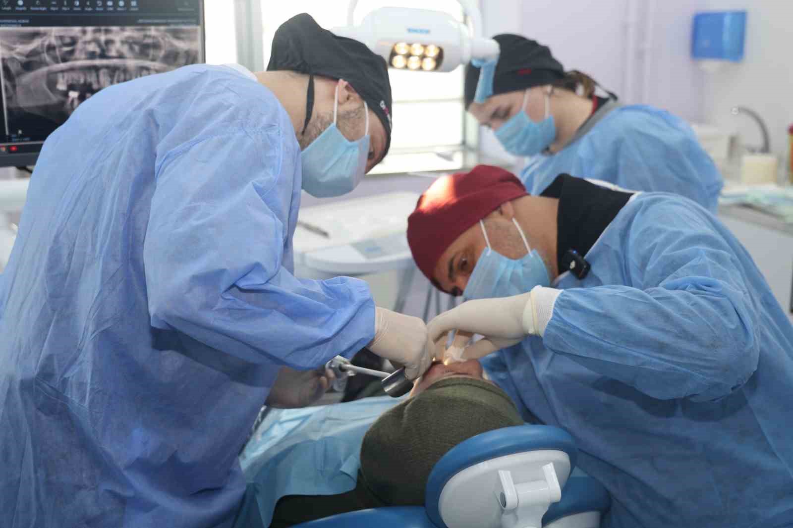 igdir universitesinde bir ilk agiz ve dis sagligi hastanesinde implant tedavisi basladi 0 nhL6DeVj