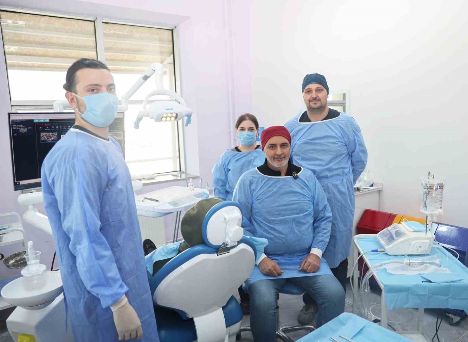 igdir universitesinde bir ilk agiz ve dis sagligi hastanesinde implant tedavisi basladi 1 v6gbNabg