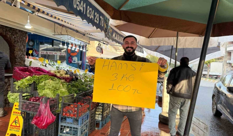 igdirda-3-kilogrami-100-lira-olan-hamsiye-vatandaslardan-yogun-ilgi-1ut57QC1.jpg
