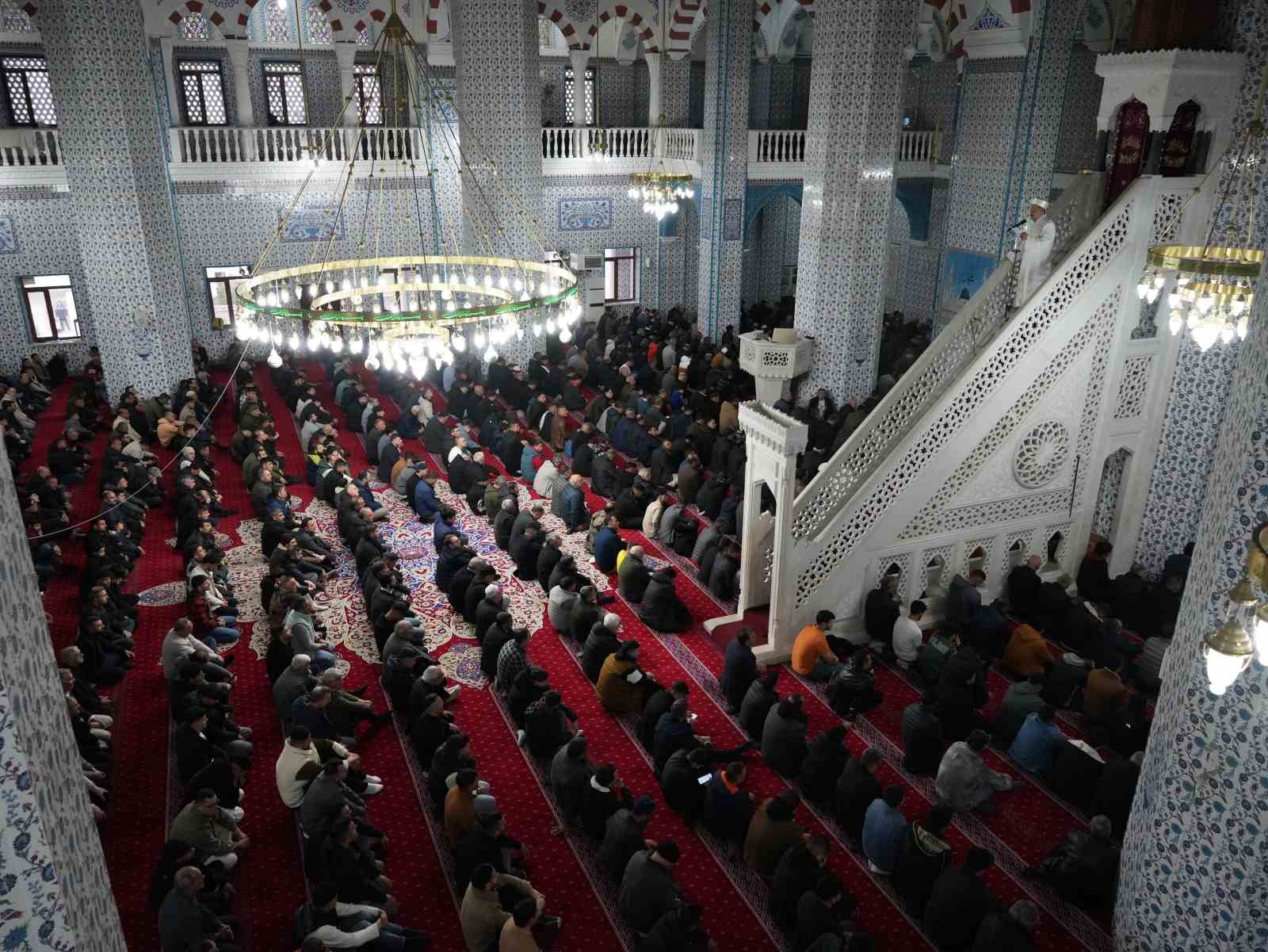 igdirda bayram namazi kilindi 0 sIj2vMhI